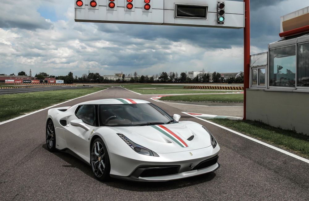 Ferrari 458 MM Speciale направо ще ви побърка